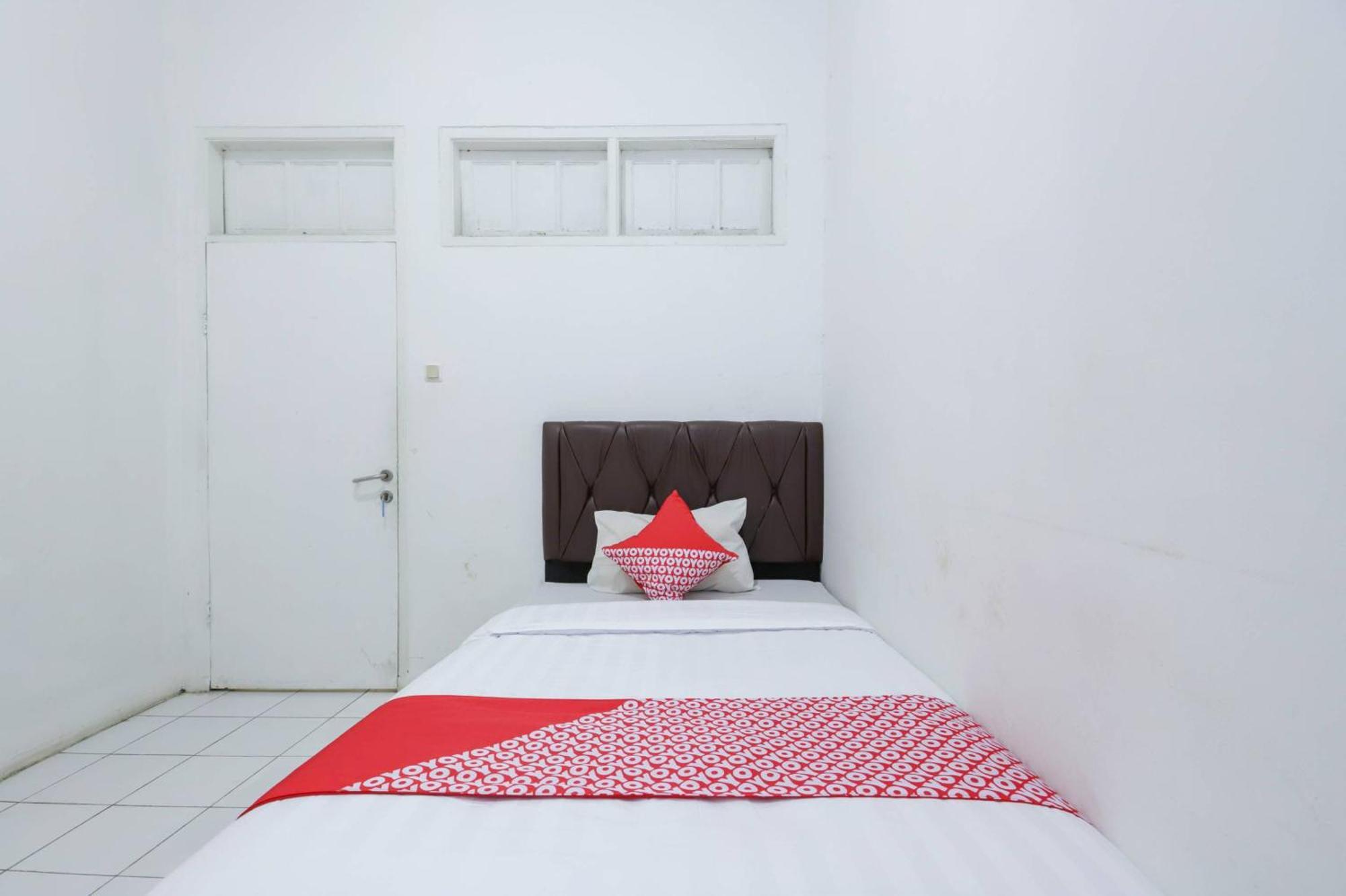 Oyo 1111 Pasar Baru Inn Jacarta Exterior foto