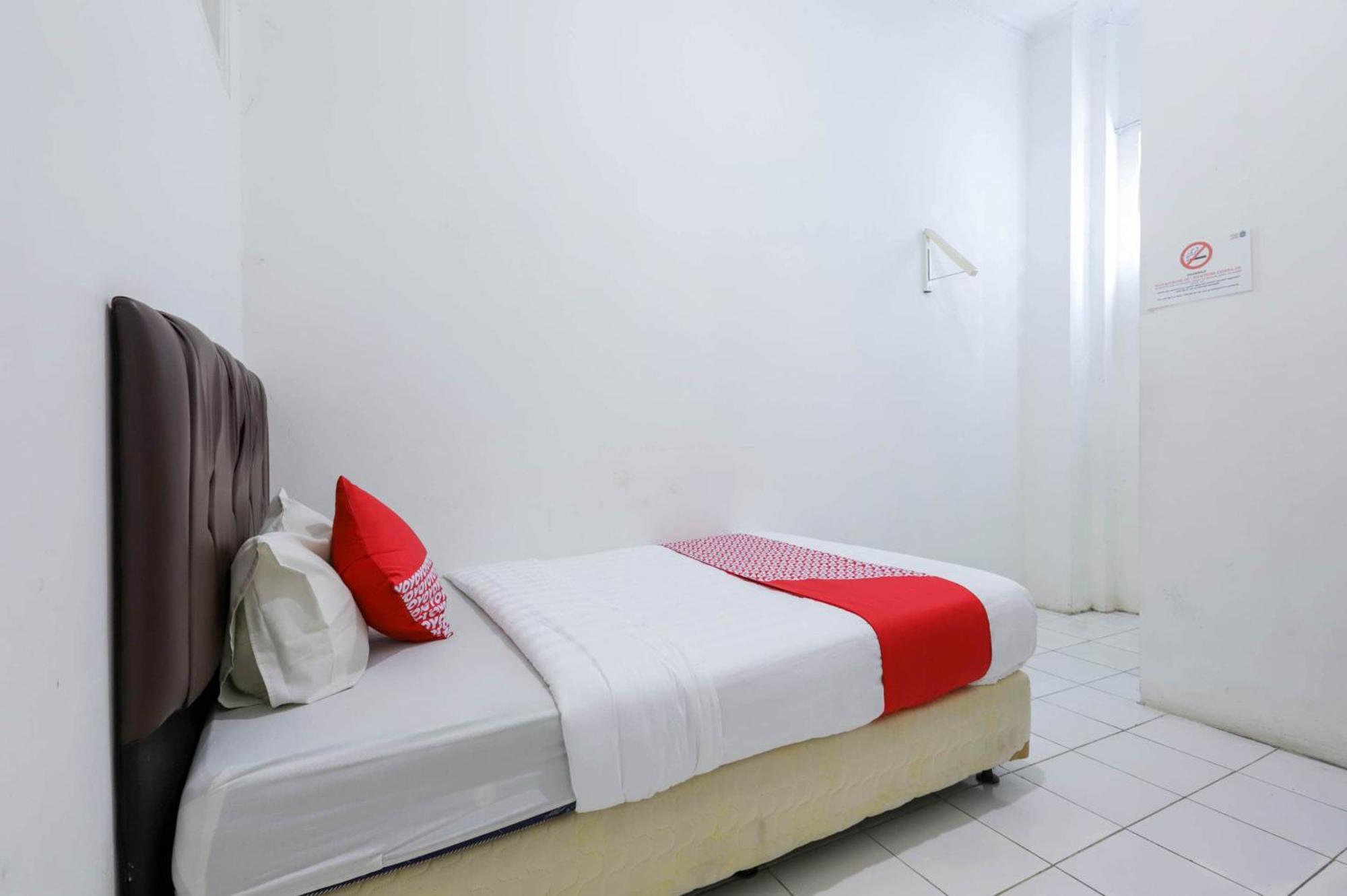 Oyo 1111 Pasar Baru Inn Jacarta Exterior foto