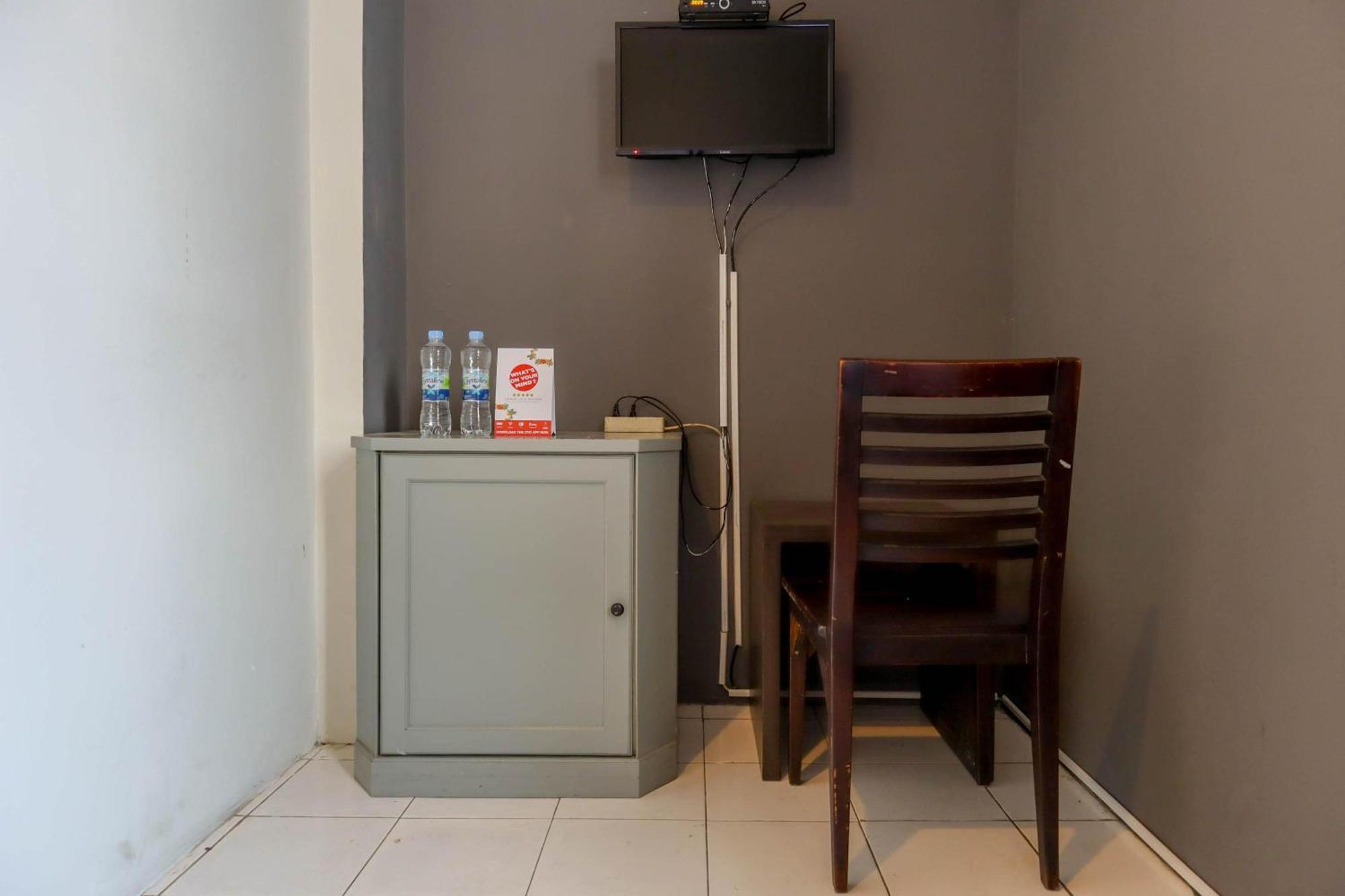 Oyo 1111 Pasar Baru Inn Jacarta Exterior foto